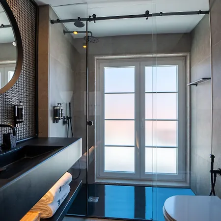 מלון Ferraria Xvi Flh 4*